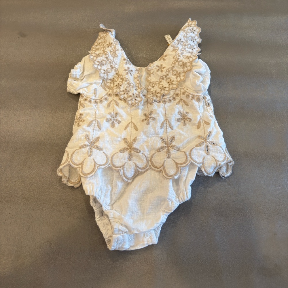 Kidi Chic Floral Embroidered Baby Romper. Size 12-18 months